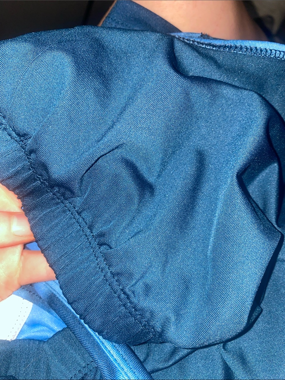 ✨Adorable two-toned blue tank top with a built in sports bra! - Picture 4 of 7